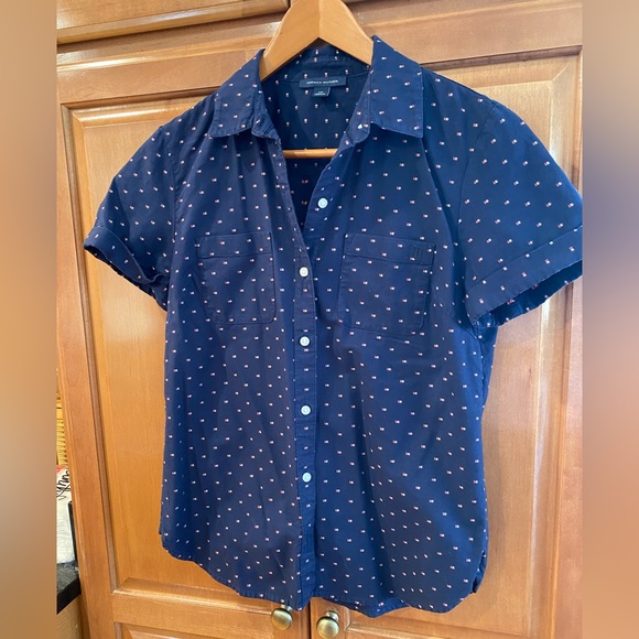Tommy Hilfiger Tops - Women’s short sleeve Tommy Hilfiger cotton shirt.